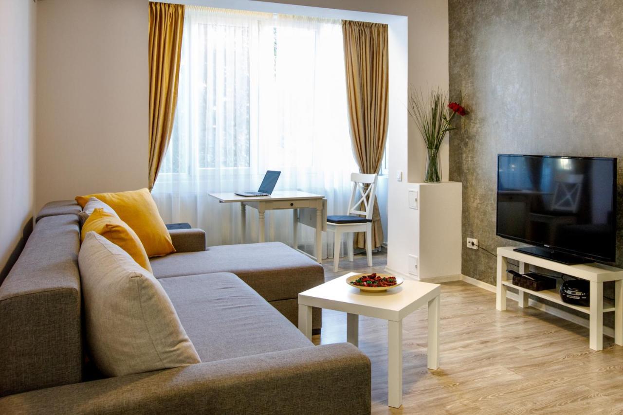 Aquarium Grivita Apartment *